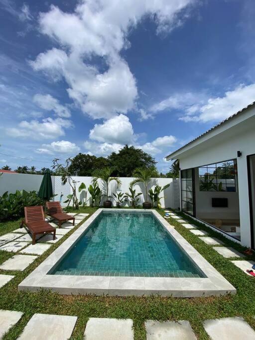 Allure Villa Cempaka Private Pool Куантан Екстериор снимка