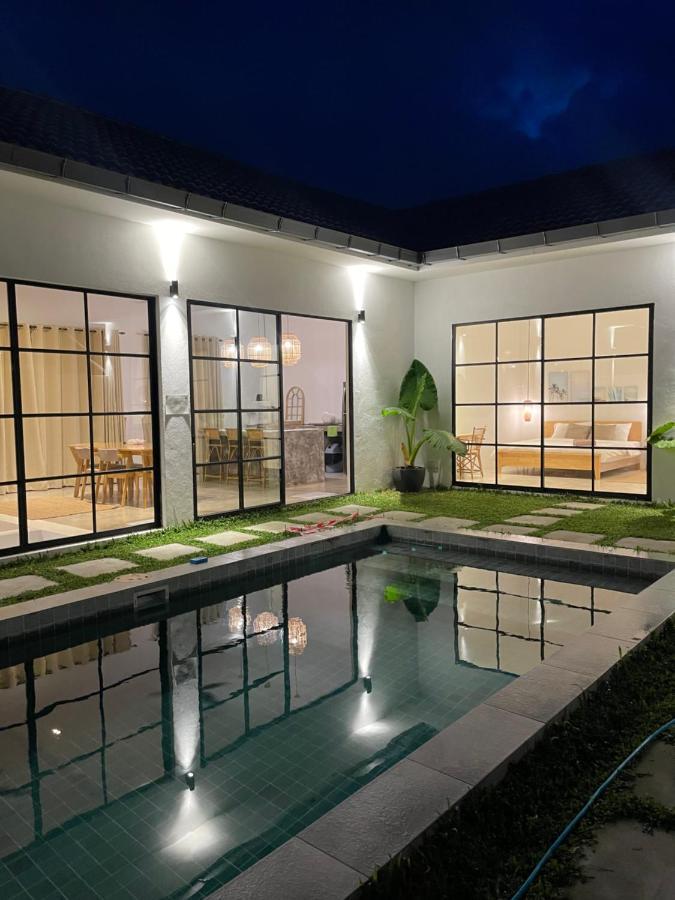 Allure Villa Cempaka Private Pool Куантан Екстериор снимка